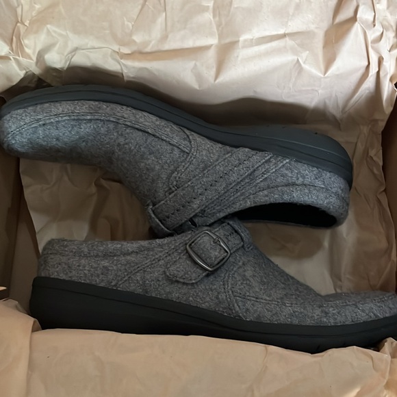 Encore Kassie Buckle Wool Clog by Merrell size 7 - Picture 8 of 9